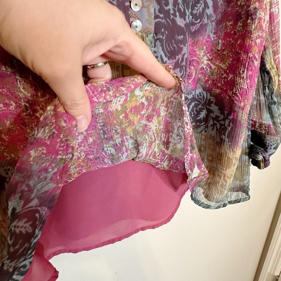 Coldwater Creek (size PL)Silk Pink/Green/Blue V-neck Blouse with 3/4  Sleeves - Picture 8 of 12